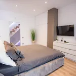 Triplex, Rooftop With Parlament View & Jacuzzi