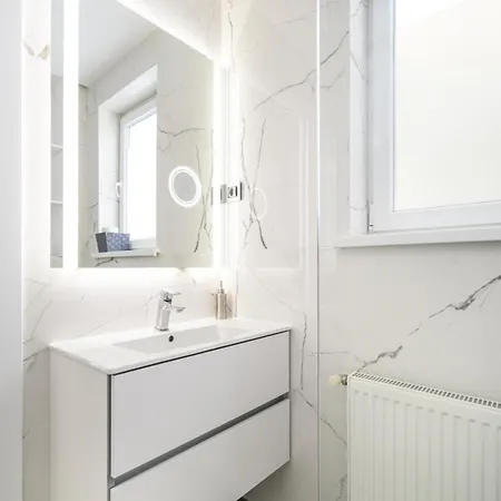 Apartment Triplex, Rooftop With Parlament View & Jacuzzi *