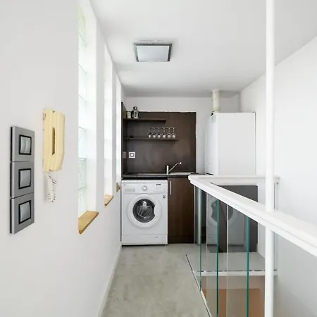 Triplex, Rooftop With Parlament View & Jacuzzi