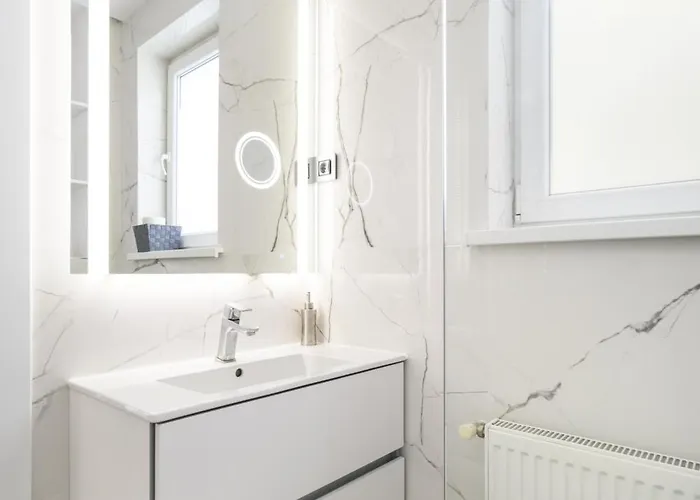 Apartment Triplex, Rooftop With Parlament View & Jacuzzi *