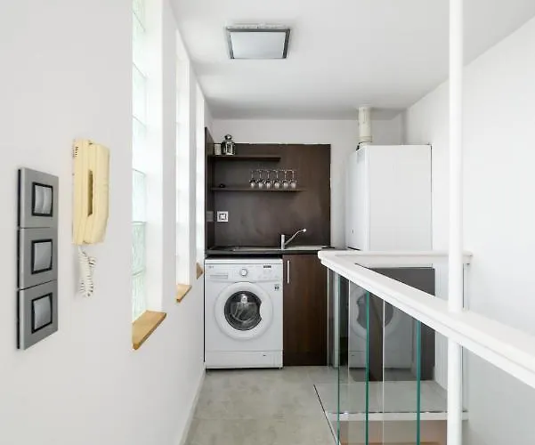 Triplex, Rooftop With Parlament View & Jacuzzi