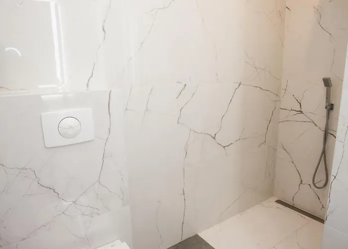 Triplex, Rooftop With Parlament View & Jacuzzi * Budapest