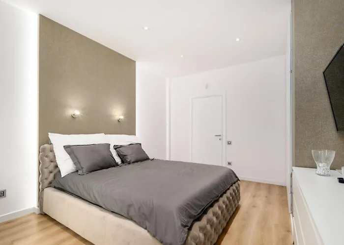 Appartamento Triplex, Rooftop With Parlament View & Jacuzzi