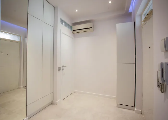 Triplex, Rooftop With Parlament View & Jacuzzi Appartamento